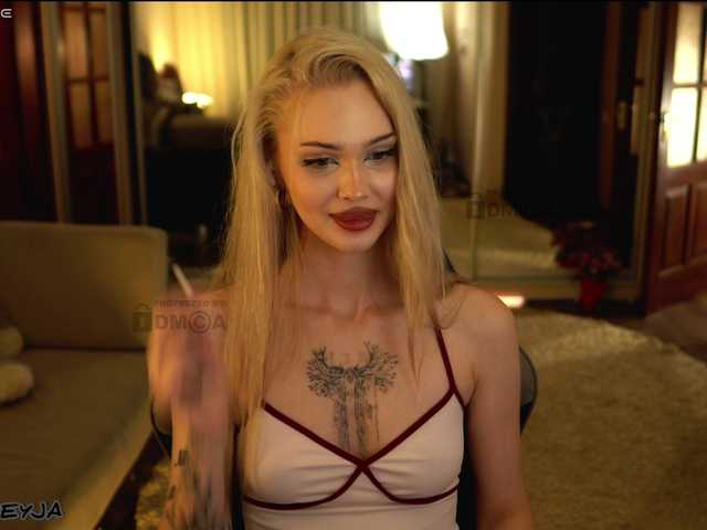 ManiFreyja live cam on BongaCams