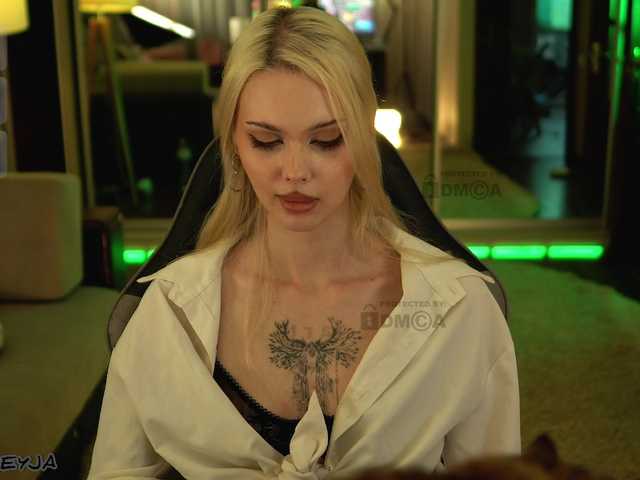 ManiFreyja live cam on BongaCams