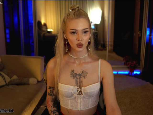 ManiFreyja live cam on BongaCams