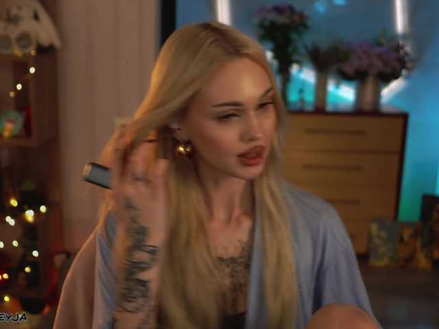 ManiFreyja's BongaCams show and profile