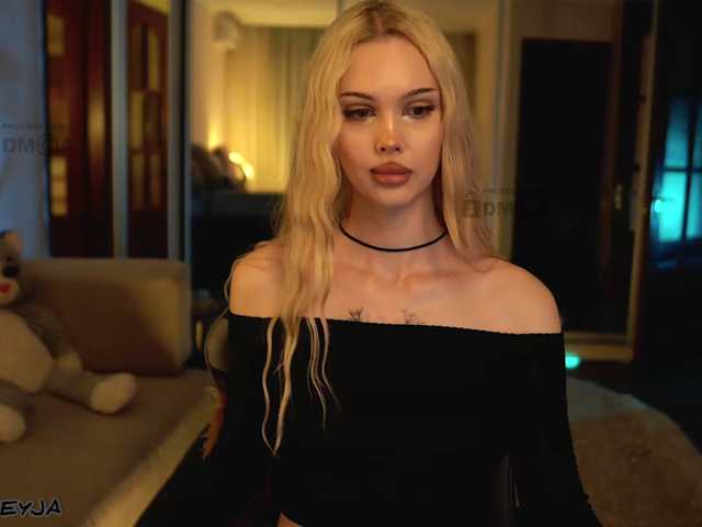 ManiFreyja, live now on BongaCams