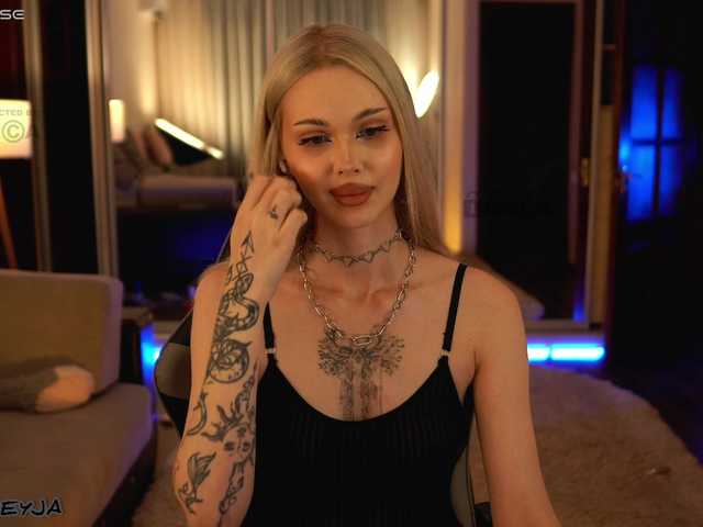 ManiFreyja live cam on BongaCams