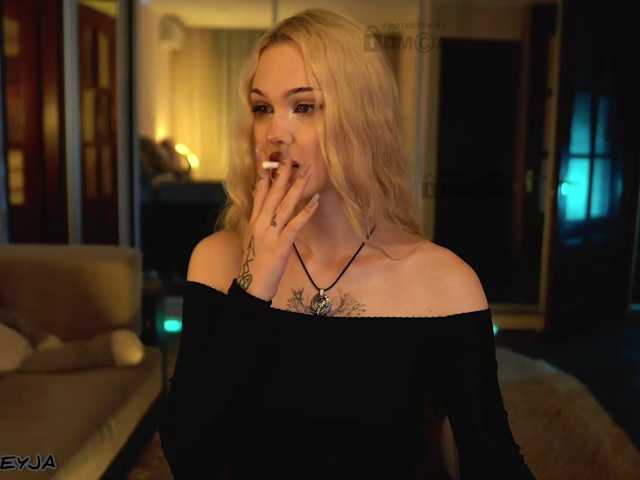 ManiFreyja live cam on BongaCams