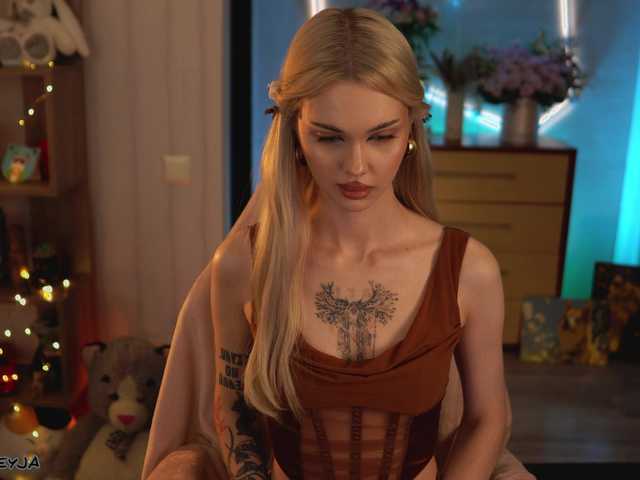 ManiFreyja's BongaCams show and profile