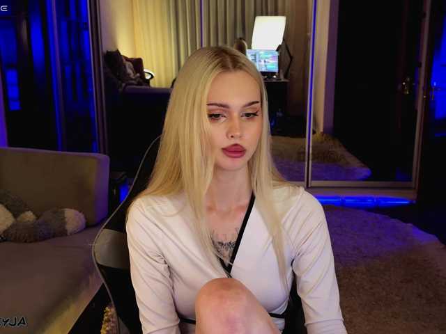 ManiFreyja live cam on BongaCams