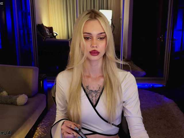 ManiFreyja live cam on BongaCams