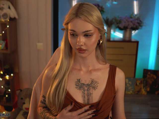 ManiFreyja's BongaCams show and profile