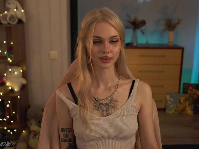 ManiFreyja live cam