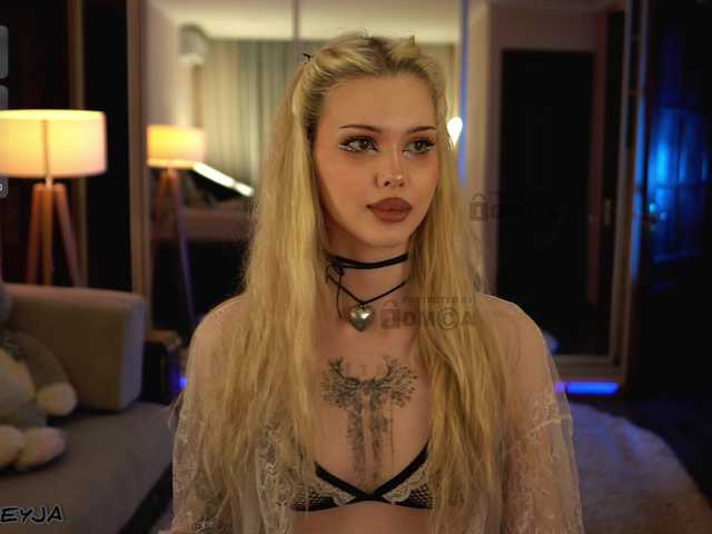 manifreyja live sex show