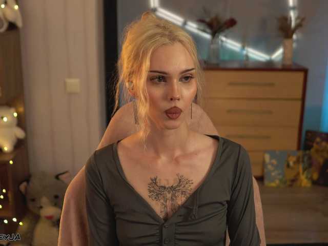 ManiFreyja live cam on BongaCams
