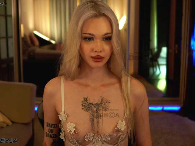 ManiFreyja live cam on BongaCams