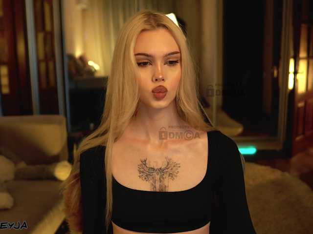 ManiFreyja live cam on BongaCams