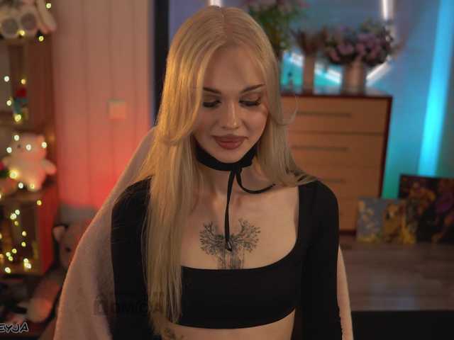 ManiFreyja's BongaCams show and profile