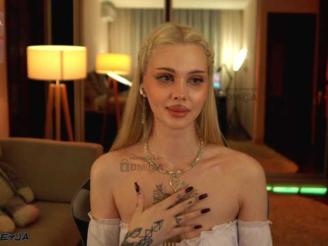 ManiFreyja live cam on BongaCams