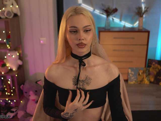 ManiFreyja live cam on BongaCams