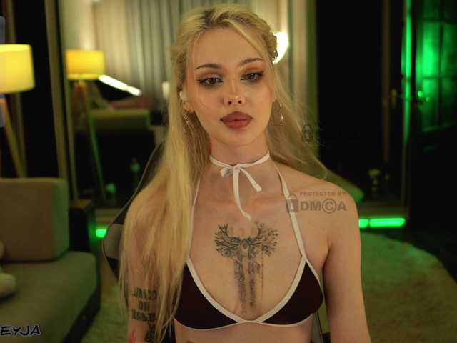 ManiFreyja live cam on BongaCams
