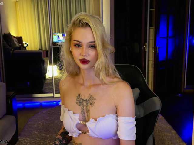 ManiFreyja live cam on BongaCams