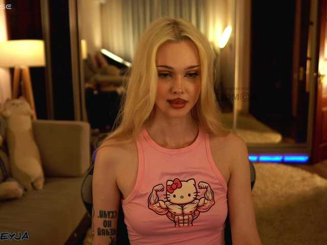 ManiFreyja live cam on BongaCams