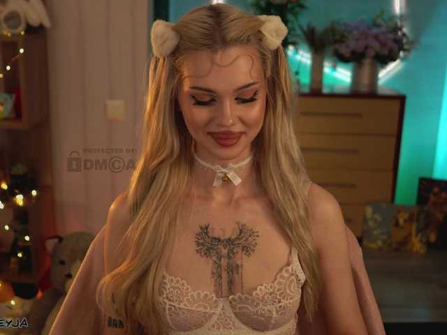 ManiFreyja's BongaCams show and profile