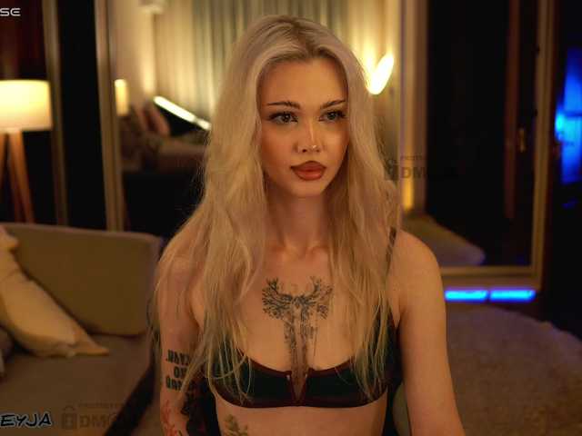 ManiFreyja live cam on BongaCams