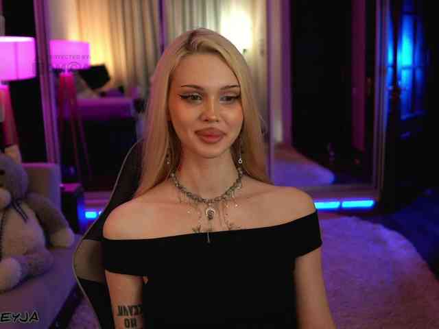 ManiFreyja Sex Cam Show