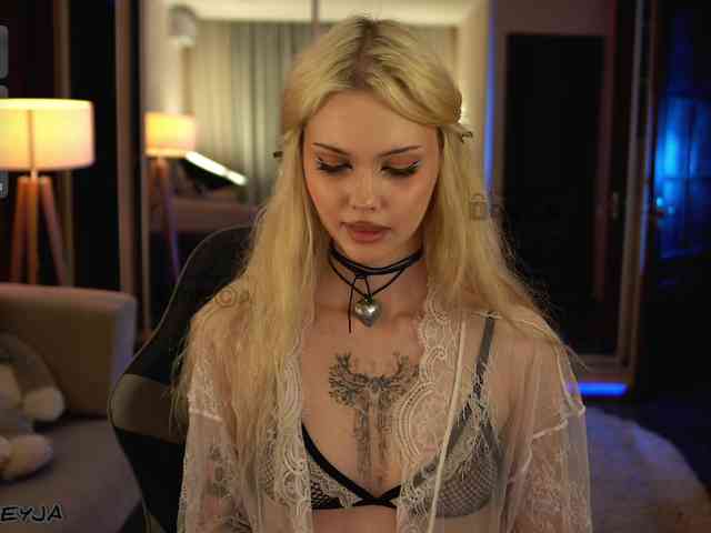 ManiFreyja Sex Cam Show
