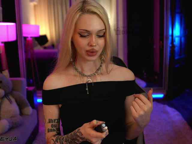 ManiFreyja Sex Cam Show