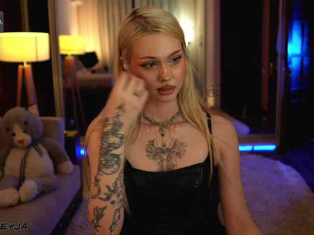 ManiFreyja Sex Cam Show