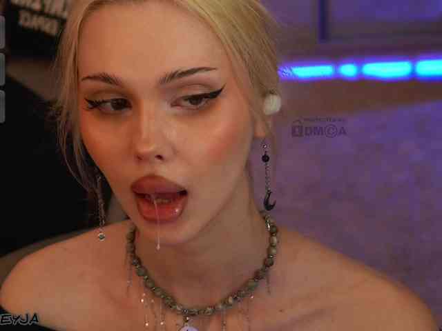 ManiFreyja Sex Cam Show