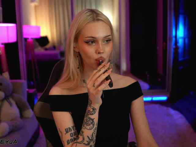 ManiFreyja Sex Cam Show