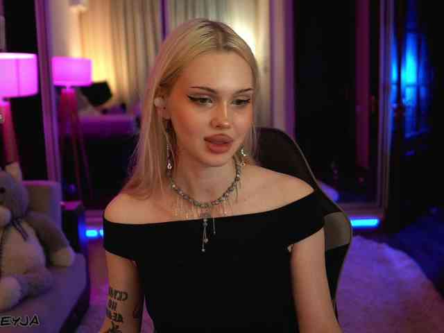 ManiFreyja Sex Cam Show