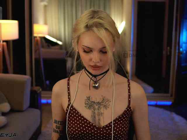 ManiFreyja Sex Cam Show
