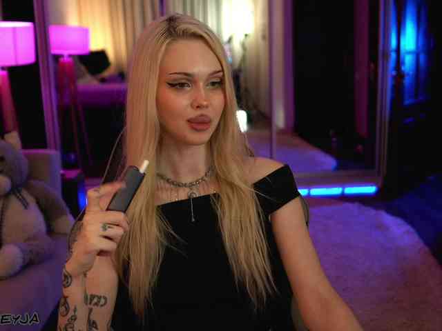 ManiFreyja Sex Cam Show