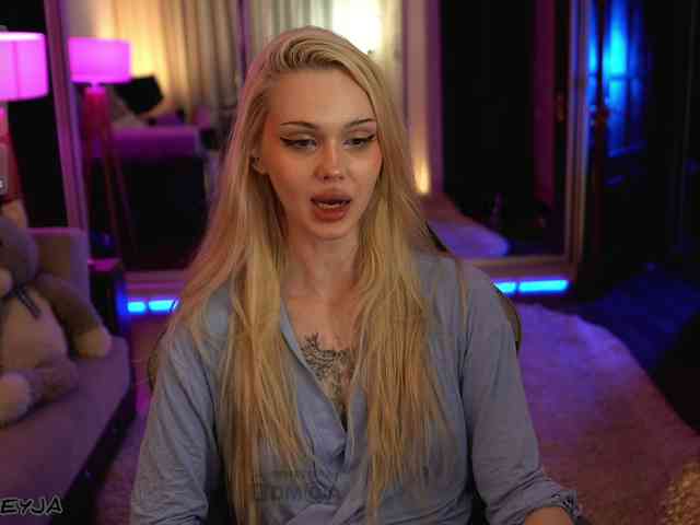 ManiFreyja Sex Cam Show