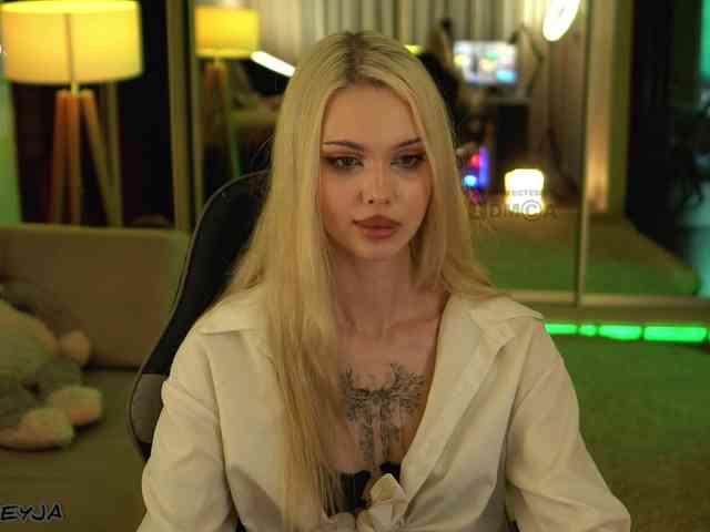 ManiFreyja Sex Cam Show