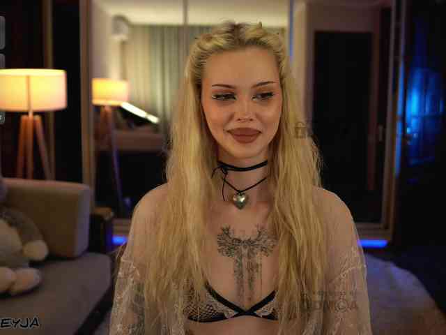ManiFreyja Sex Cam Show