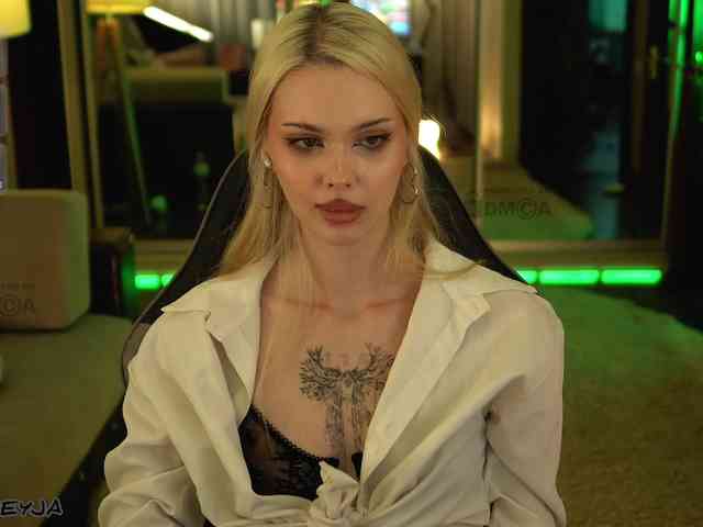 ManiFreyja Sex Cam Show