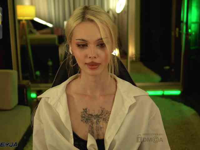 ManiFreyja Sex Cam Show
