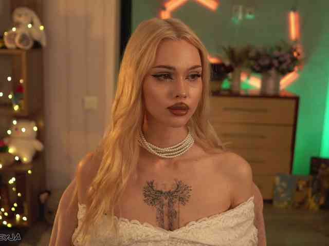 Model: ManiFreyja