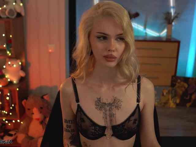 ManiFreyja Live Webcam on BongaCams