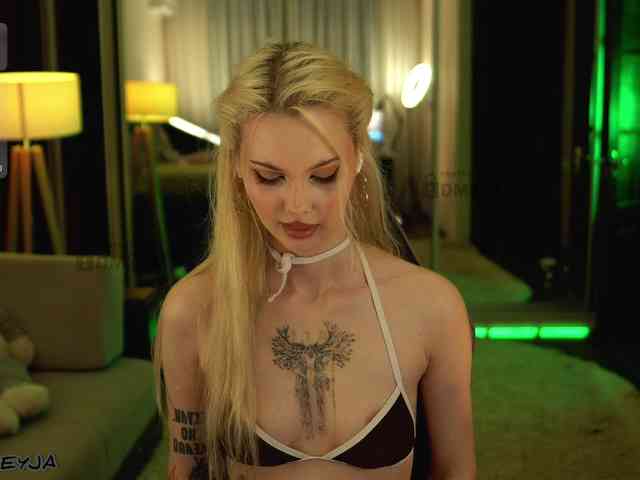 ManiFreyja Sex Cam Show