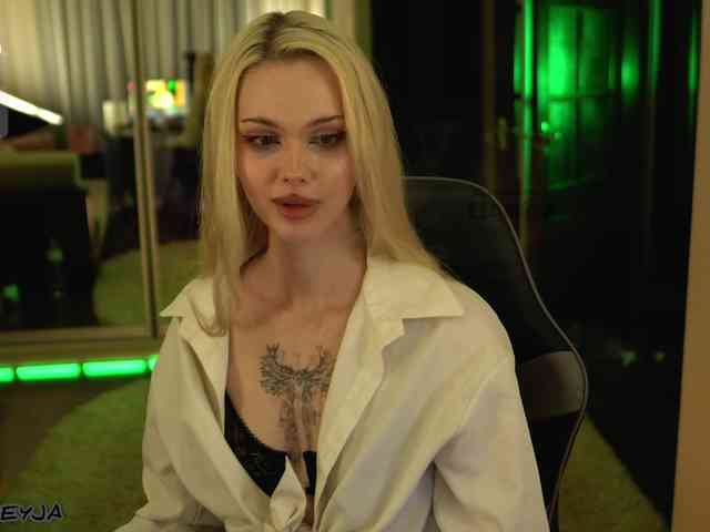 ManiFreyja Sex Cam Show