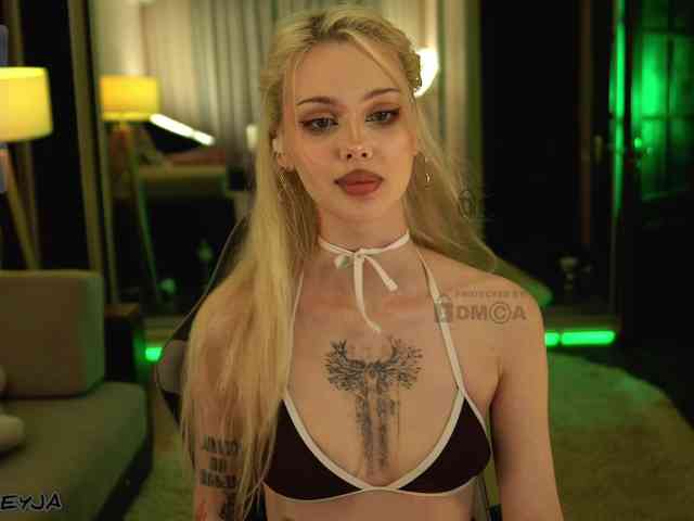 ManiFreyja Sex Cam Show