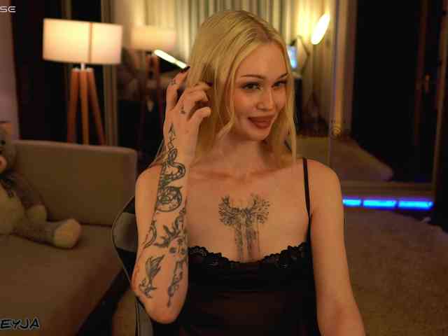 ManiFreyja Live Webcam on BongaCams