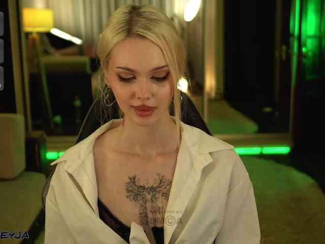 ManiFreyja Sex Cam Show