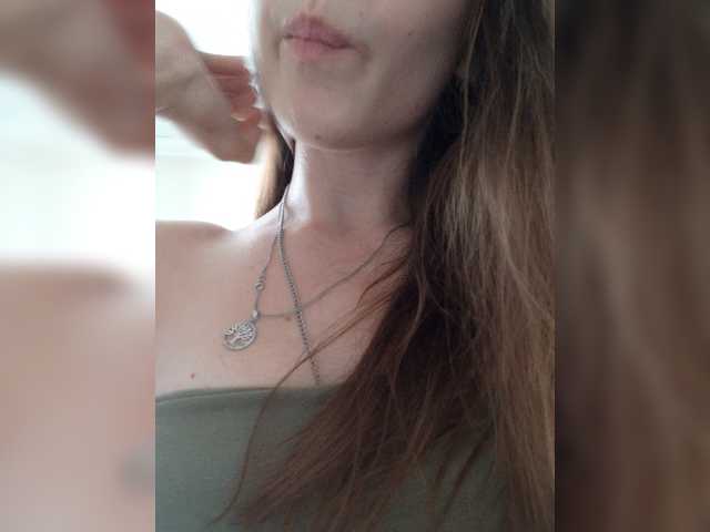 PeachGlowPH live cam on BongaCams