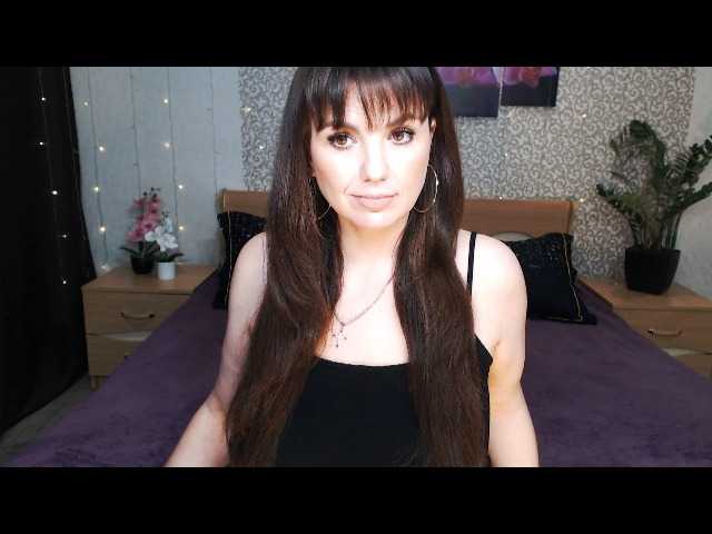 AwesomeValen's BongaCams show and profile