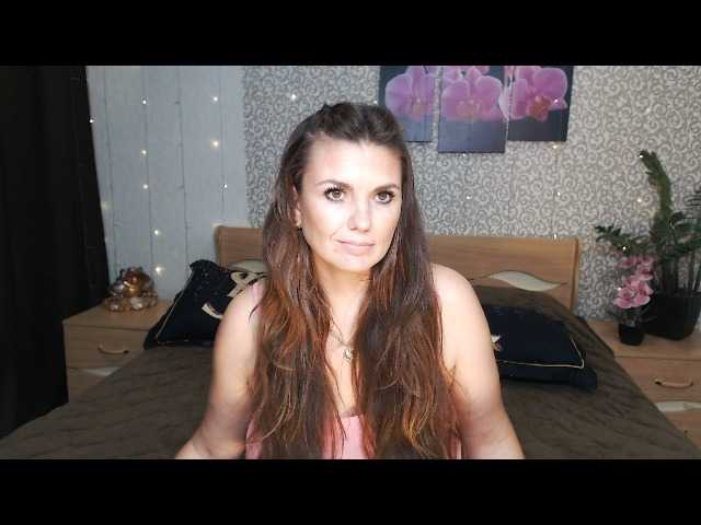 AwesomeValen live cam preview