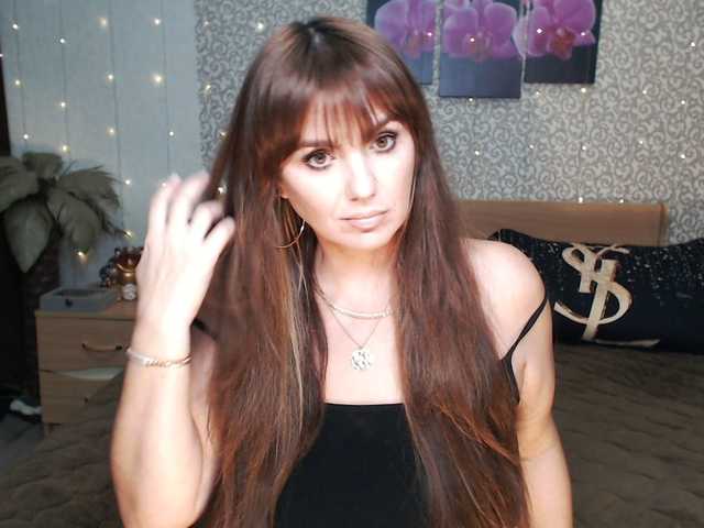 AwesomeValen live cam on BongaCams