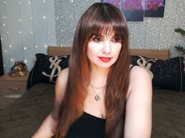 AwesomeValen live cam preview
